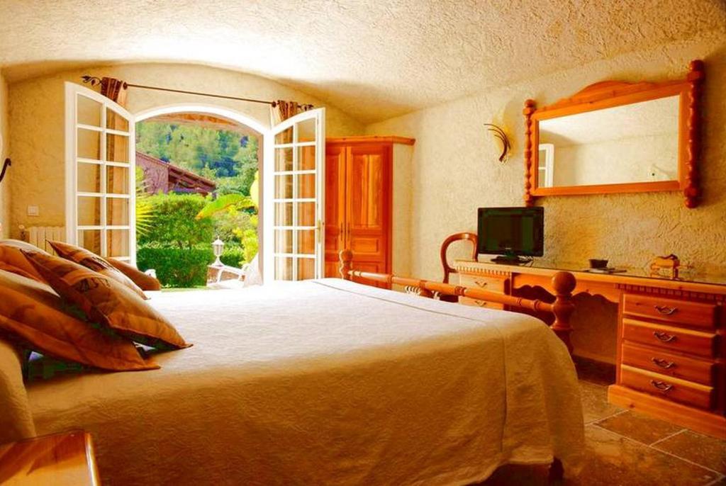L' Escapade Hotel & Restaurant Le Pradet Δωμάτιο φωτογραφία