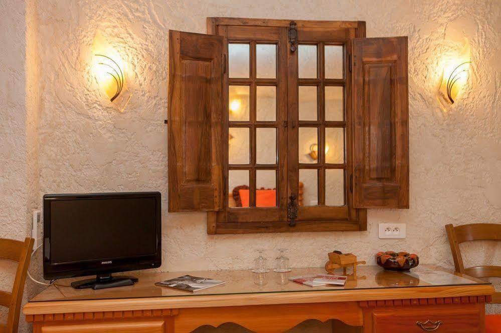 L' Escapade Hotel & Restaurant Le Pradet Εξωτερικό φωτογραφία