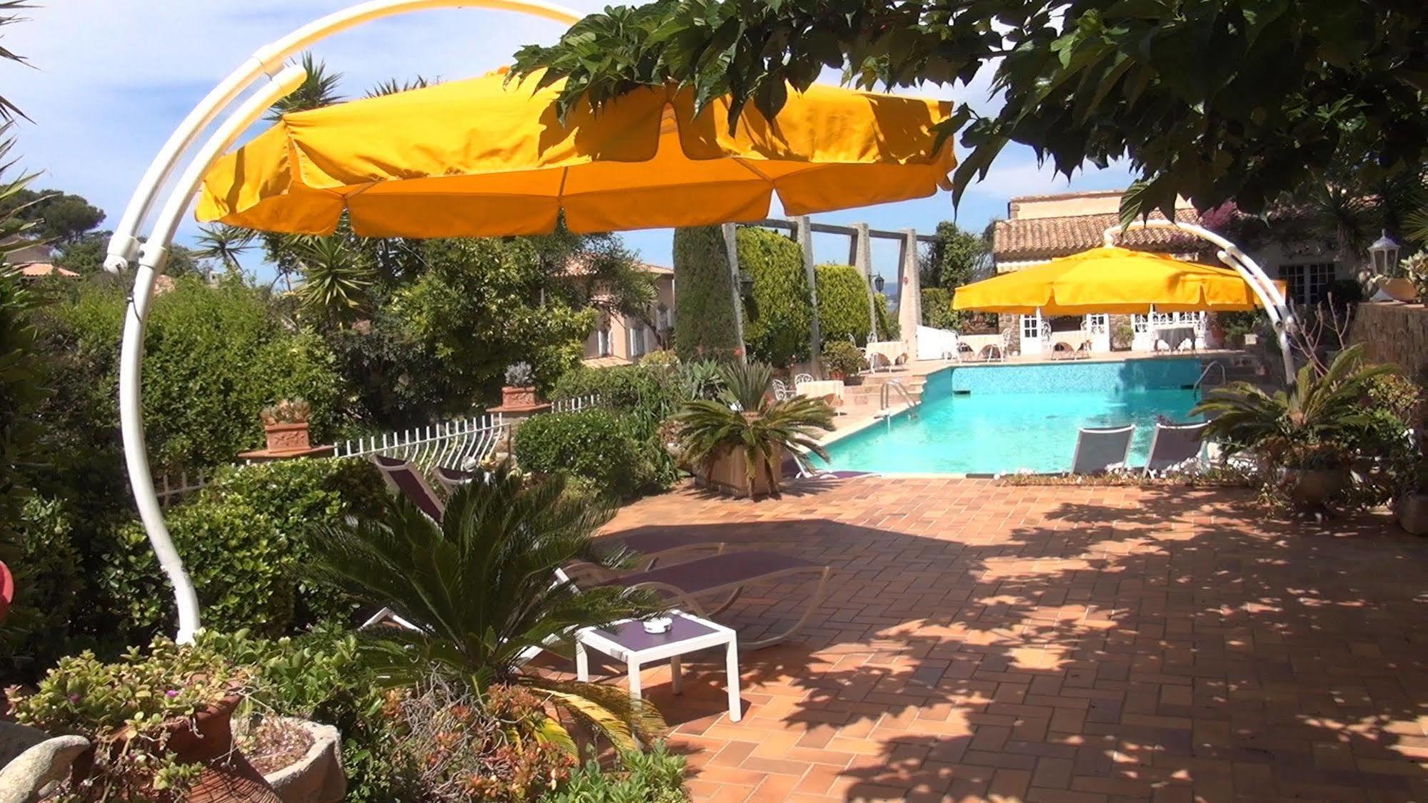 L' Escapade Hotel & Restaurant Le Pradet Εξωτερικό φωτογραφία